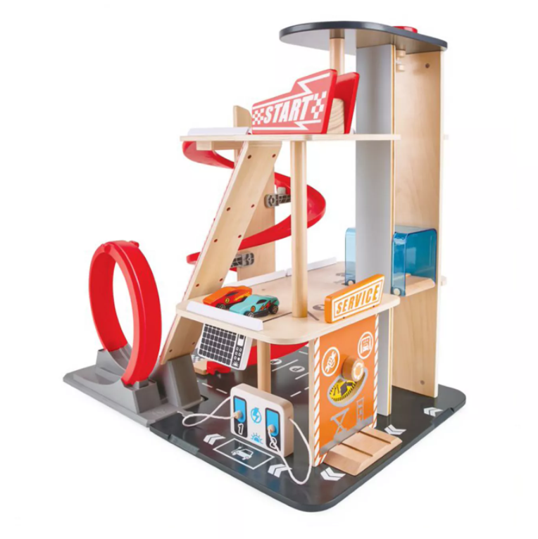 Estacionamiento con pista de saltos Hape